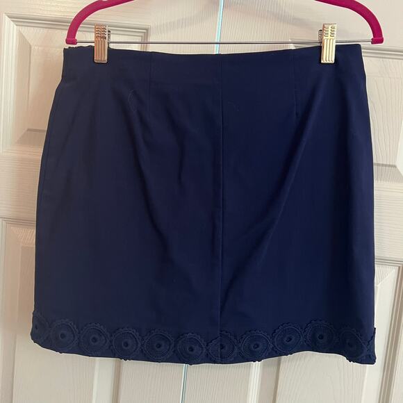 Crown & Ivy Navy Blue Slip On Skirt/Shorts Skort Sz10 Embroidered Hem Front Slit - Picture 2 of 11